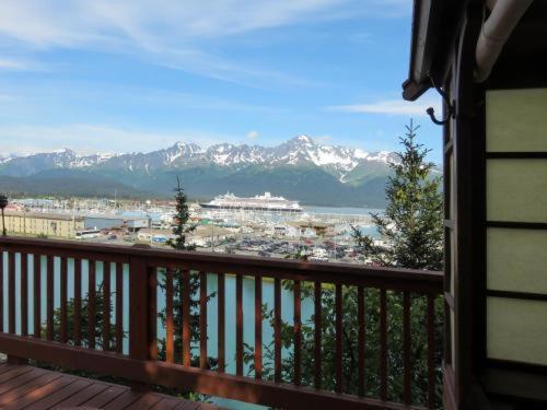 A Cabin On The Cliff Seward Exterior foto